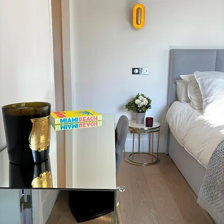 Apartment Matignon Paris
